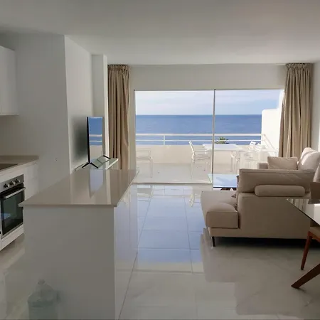 Vcs Miraflores Beachfront Luxury Apartment *